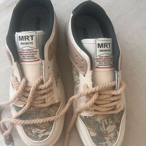Meiretu Sneakers Size 40